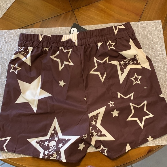 Shorts - Picture 3 of 5